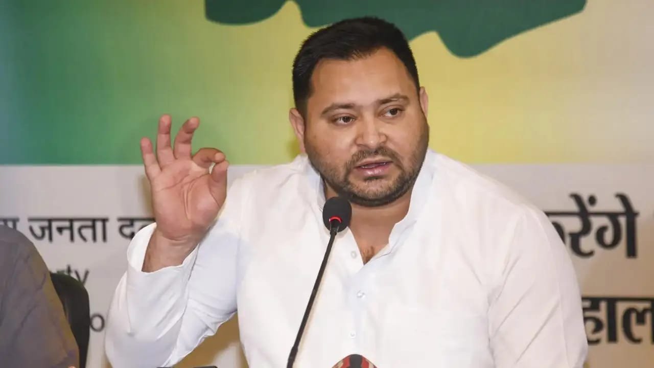 Bihar_News_Today_Tejashwi-Yadav_LOP.jpeg