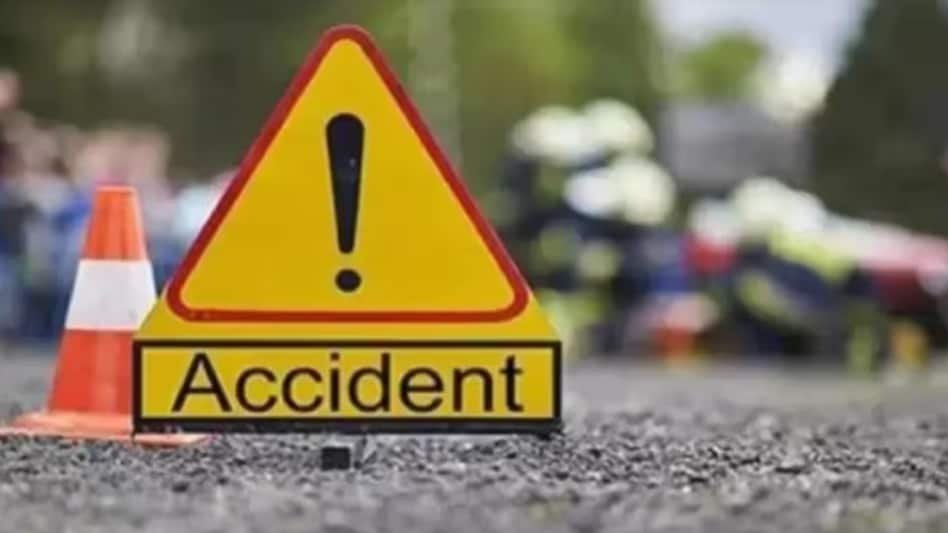 Bihar_News_Today_Muzaffarpur_Uncontrolled_Pickup_Crashed_5_People_1Died.jpeg