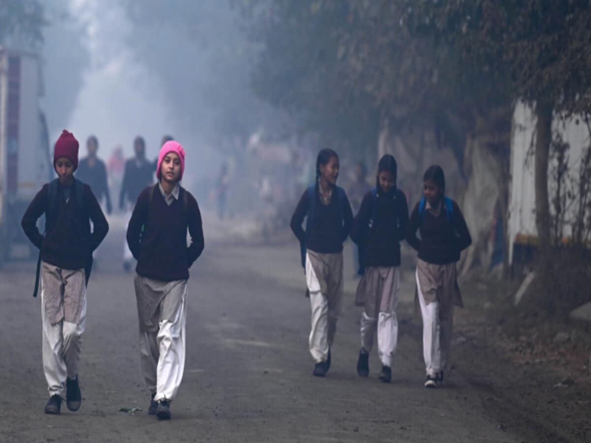 Bihar_News_Today_Schools_closed_in_patna_and_lakhisaraye_due_to_cold_wave.jpeg
