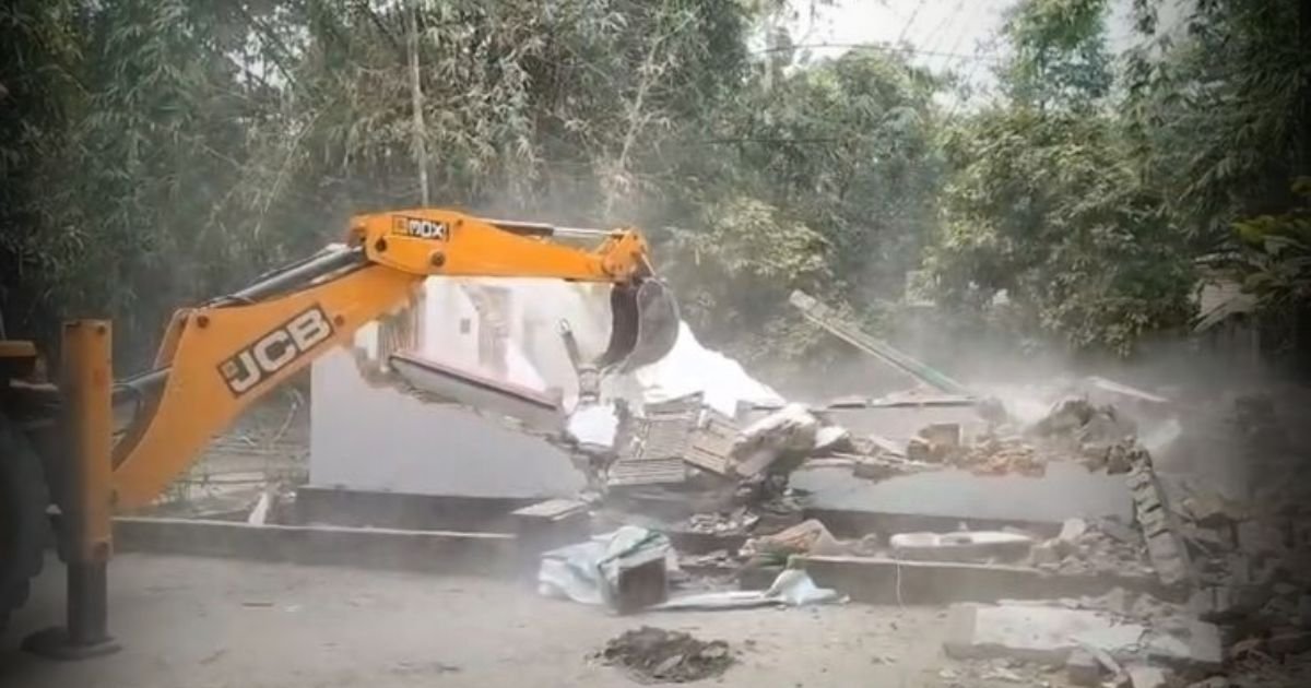 BiharNewsToday_Muzaffarpur_Bulldozer_Action.jpg