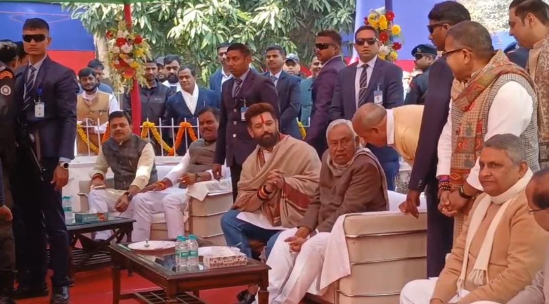 Bihar_News_Today_Dahi_Chuda_Bhoj_At_Chirag_Paswan_Office.jpeg