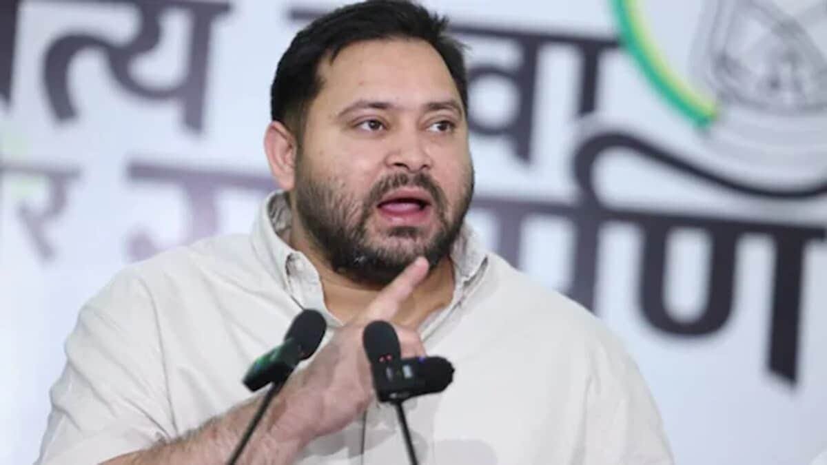 Bihar_News_Today_Tejashwi-Yadav_Posts_On_His_Twitter_Acccount_That_Handing_Over_The_Case_To_CBI_is_The_Failure_Of_Government.jpeg