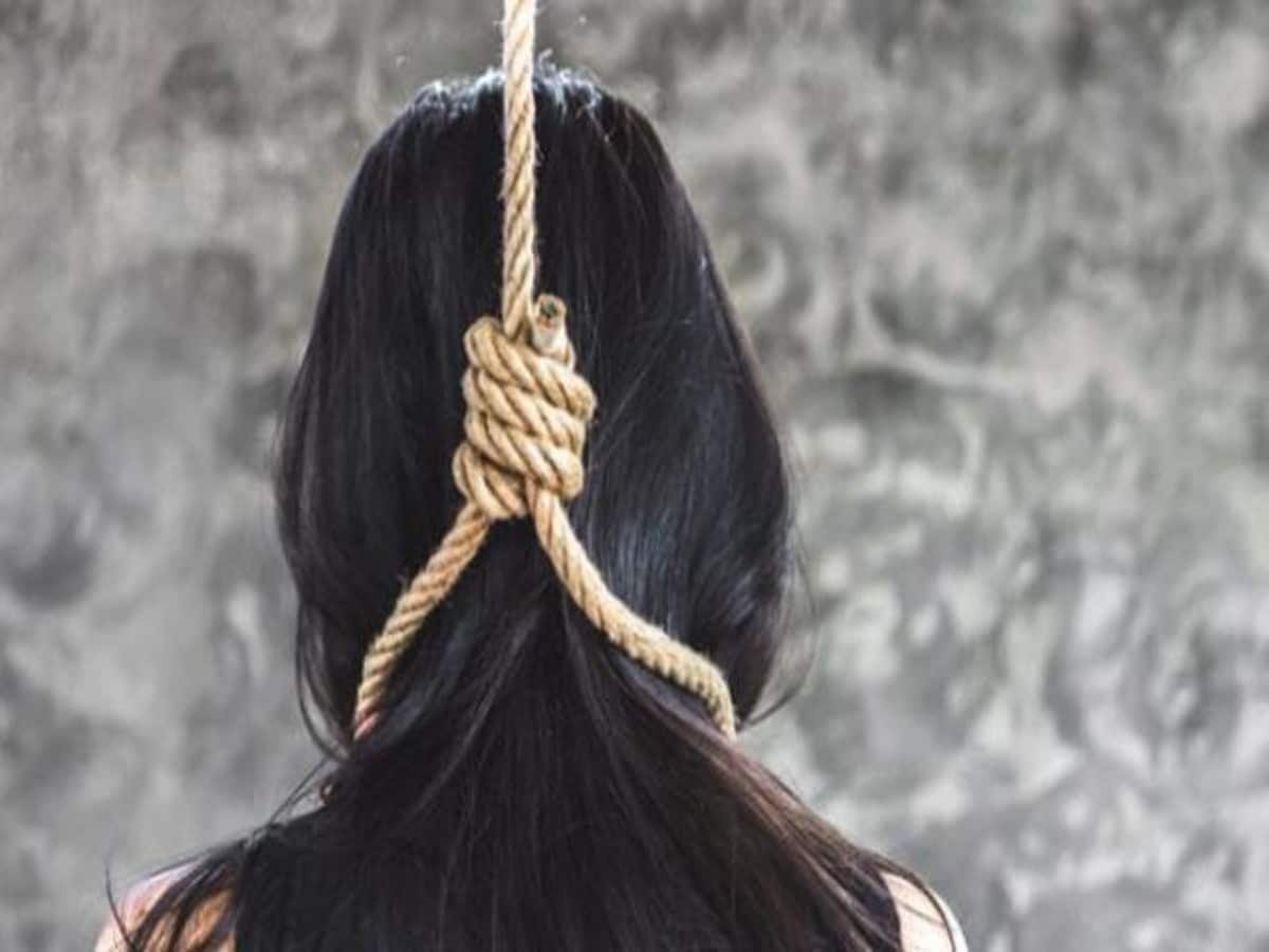 Bihar_News_Today_teacher_wife_found_hanging_after_dispute_in_Rohtash.jpeg