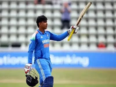 Bihar_News_Today_Vaibhav_Suryavanshi_Breaks_The_Record_Of_Babar_Azam_By_Making_Century_On-55-Balls_In_U-19_World_Cup.jpeg