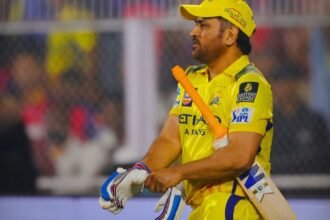 BiharNewsToday_Patna_MS_Dhoni_injured