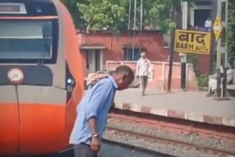 BiharNewsToday_patna-barh-station-vande-bharat-accident