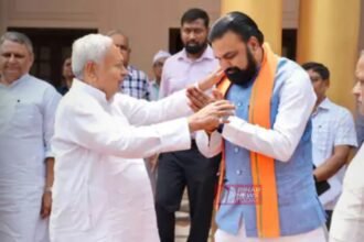 BiharNewsToday_Patna_nitish-kumar-meets-cm-samrat-choudhary