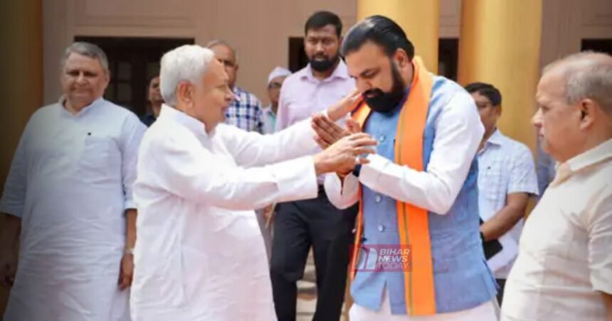 BiharNewsToday_Patna_nitish-kumar-meets-cm-samrat-choudhary