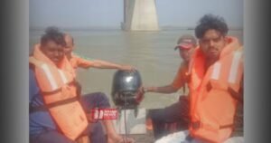 BiharNewsToday_hajipur youth jump gandhi setu
