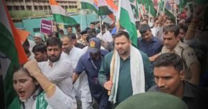 BiharNewsToday_Tejashwi-Yadav-arrested-Rajbhawan-March