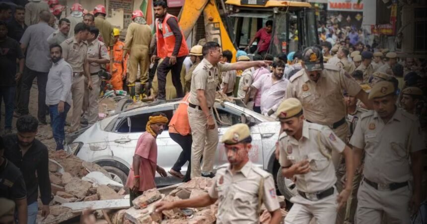 BiharNewsToday_delhi pg collapsed